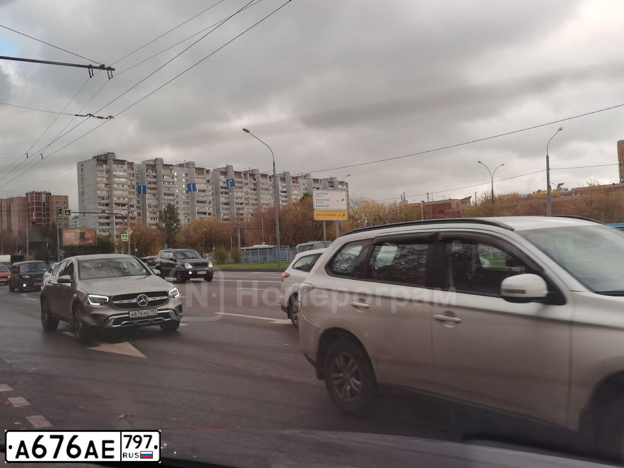 Фото автомобиля MERCEDES GLC-KLASSE, 2019 — госномер М889УЕ790. Цвет: СЕРЫЙ
