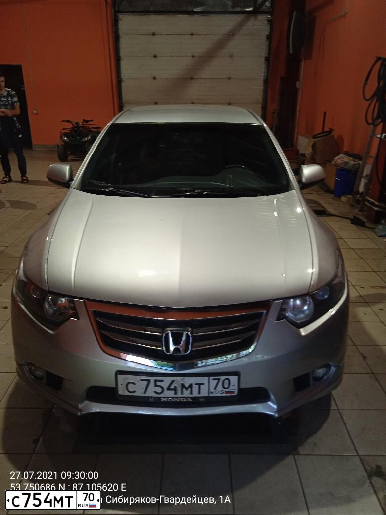 Фото автомобиля HONDA ACCORD, 2011 — госномер Т282НВ142. Цвет: Серебристый