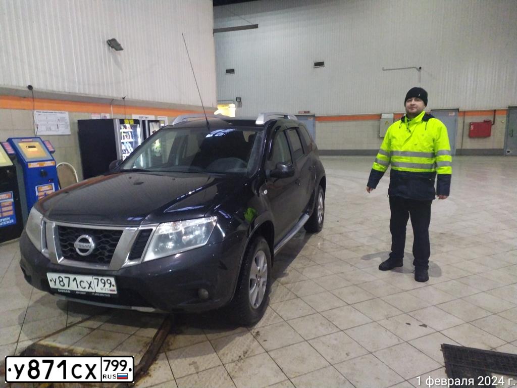 Фото автомобиля NISSAN TERRANO, 2020 — госномер Р539ОН32. Цвет: ЧЕРНЫЙ