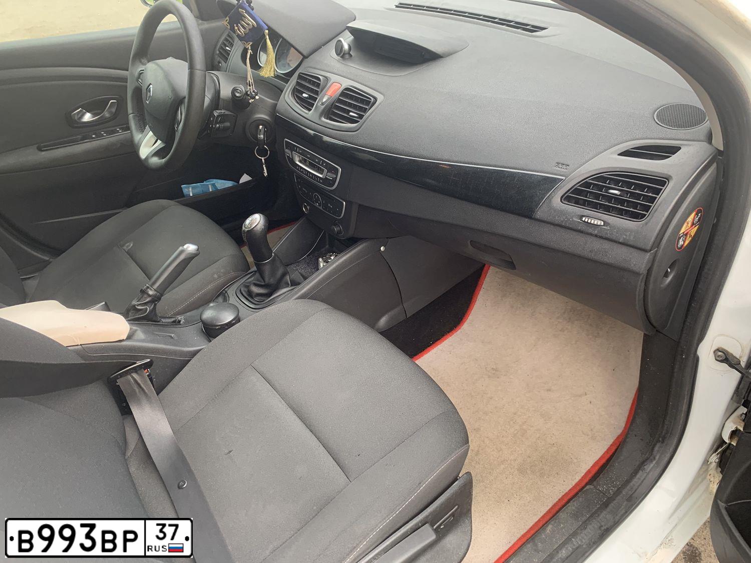 Фото автомобиля RENAULT FLUENCE, 2011 — госномер Н337АХ180. Цвет: Белый