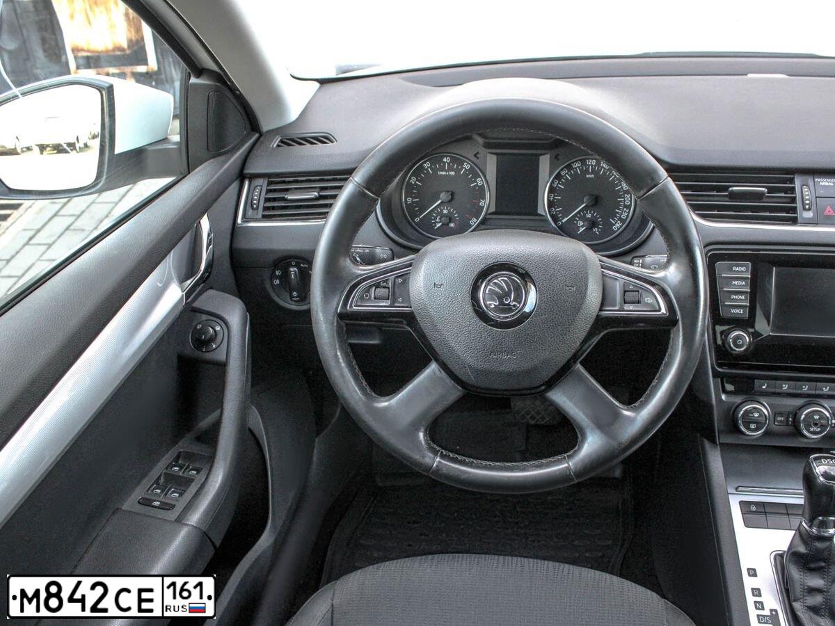 Фото автомобиля SKODA OCTAVIA, 2013 — госномер М842СЕ161