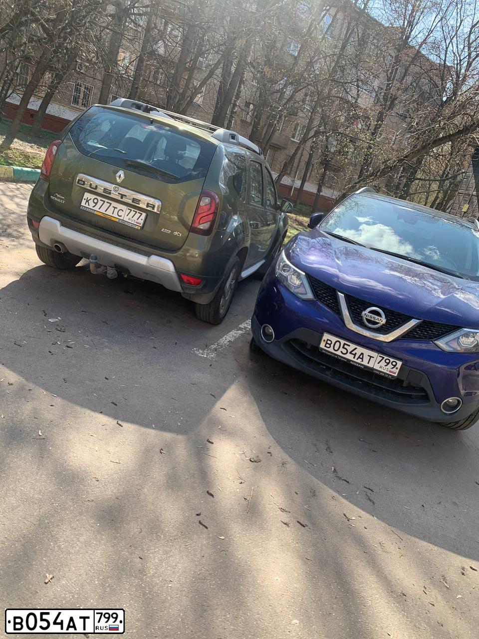 Фото автомобиля NISSAN QASHQAI, 2017 — госномер В054АТ799. Цвет: ТЕМНО-СИНИЙ