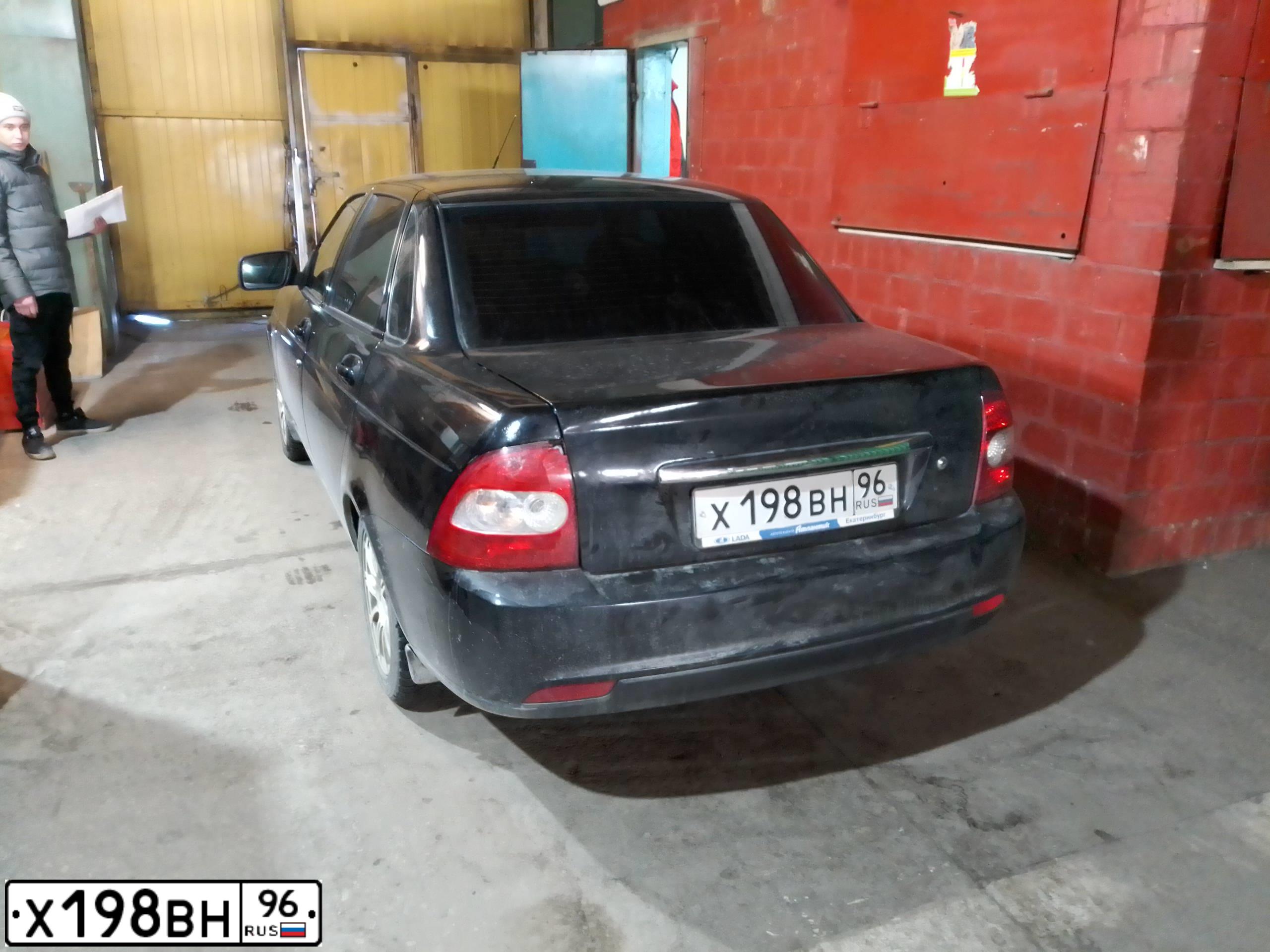 Фото автомобиля LADA 2170 PRIORA, 2012 — госномер А712ОВ45. Цвет: Сине-Черный