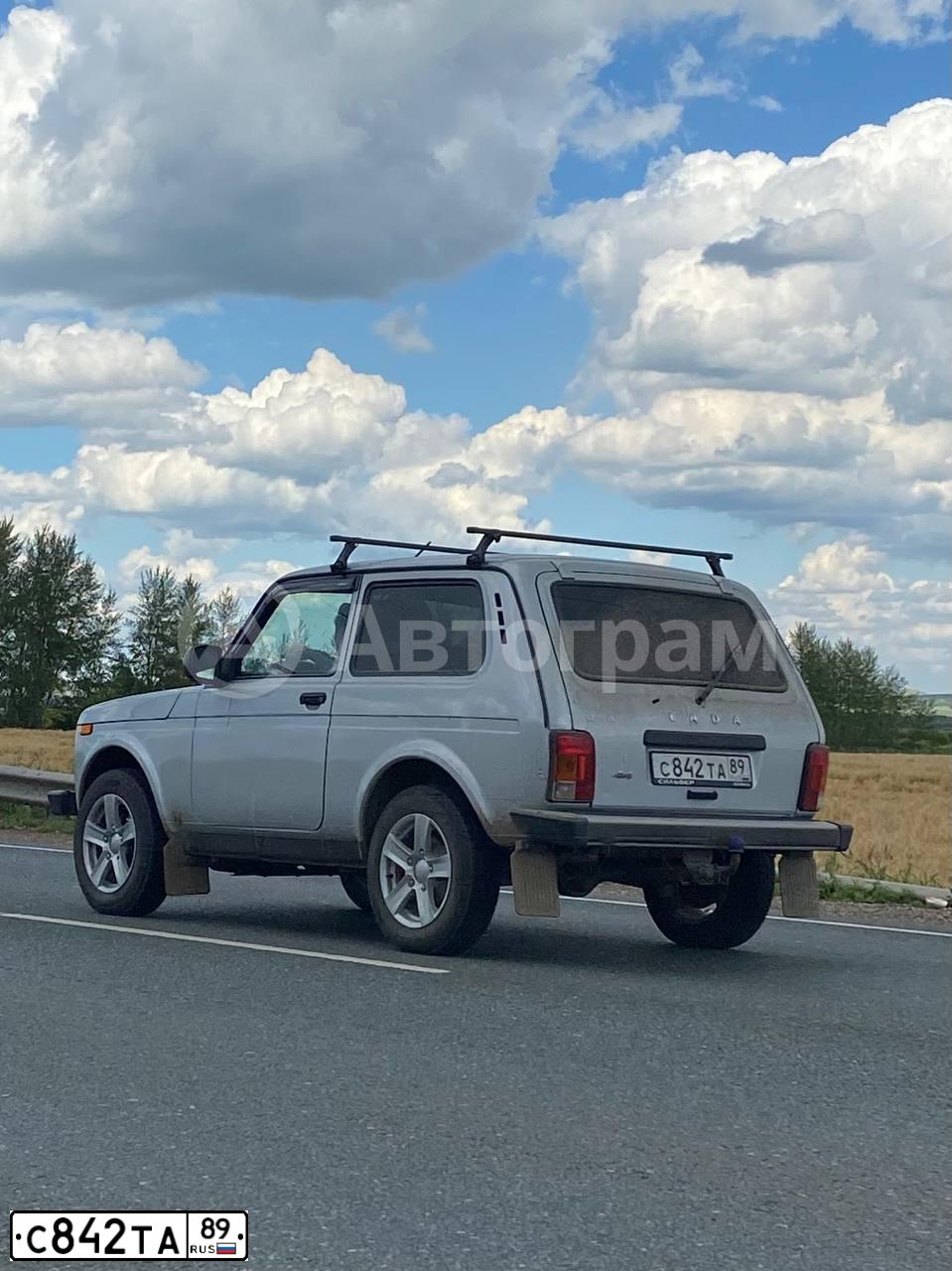 Фото автомобиля LADA 2121 NIVA, 2020 — госномер М281АМ702. Цвет: СЕРЫЙ