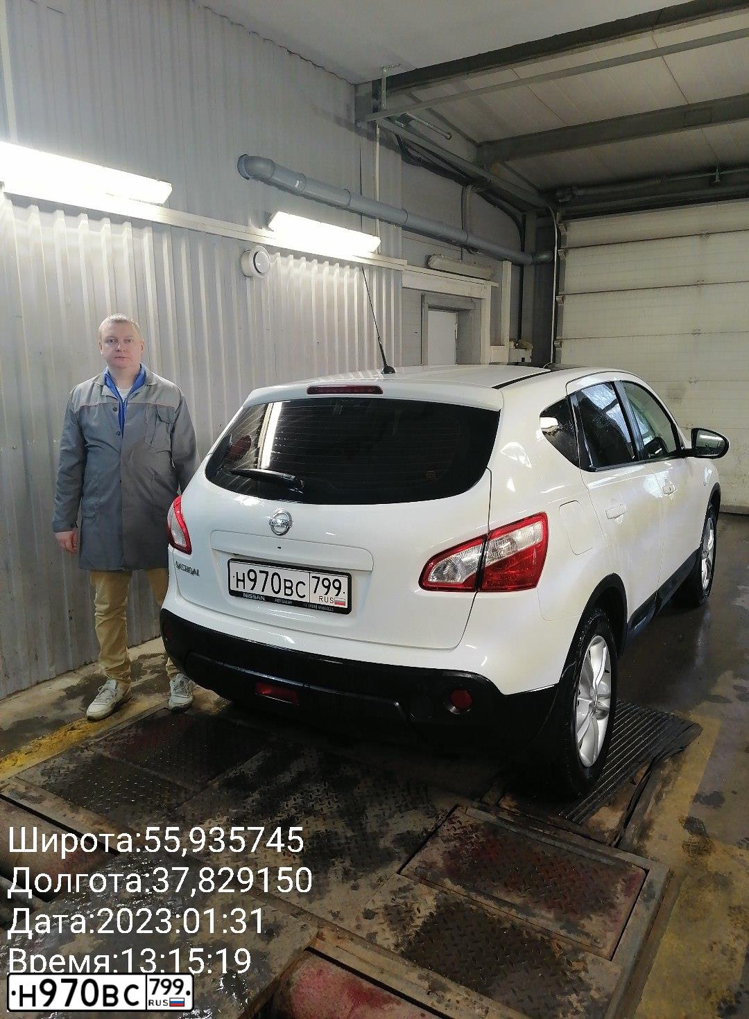 Фото автомобиля NISSAN QASHQAI, 2012 — госномер М396СР21. Цвет: Белый