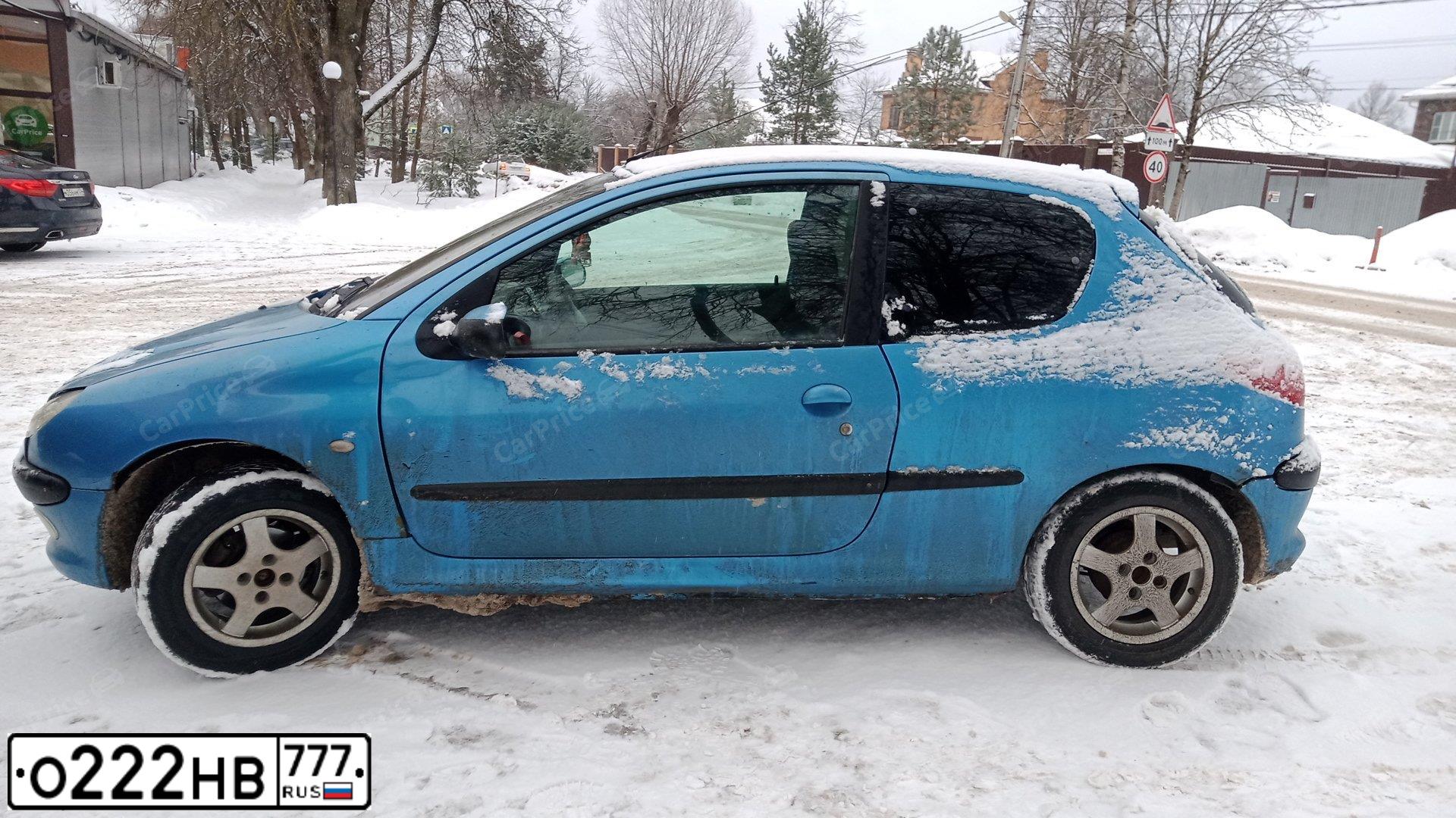 Фото автомобиля ZAZ 1102, 1995 — госномер У066ВВ550. Цвет: Белый