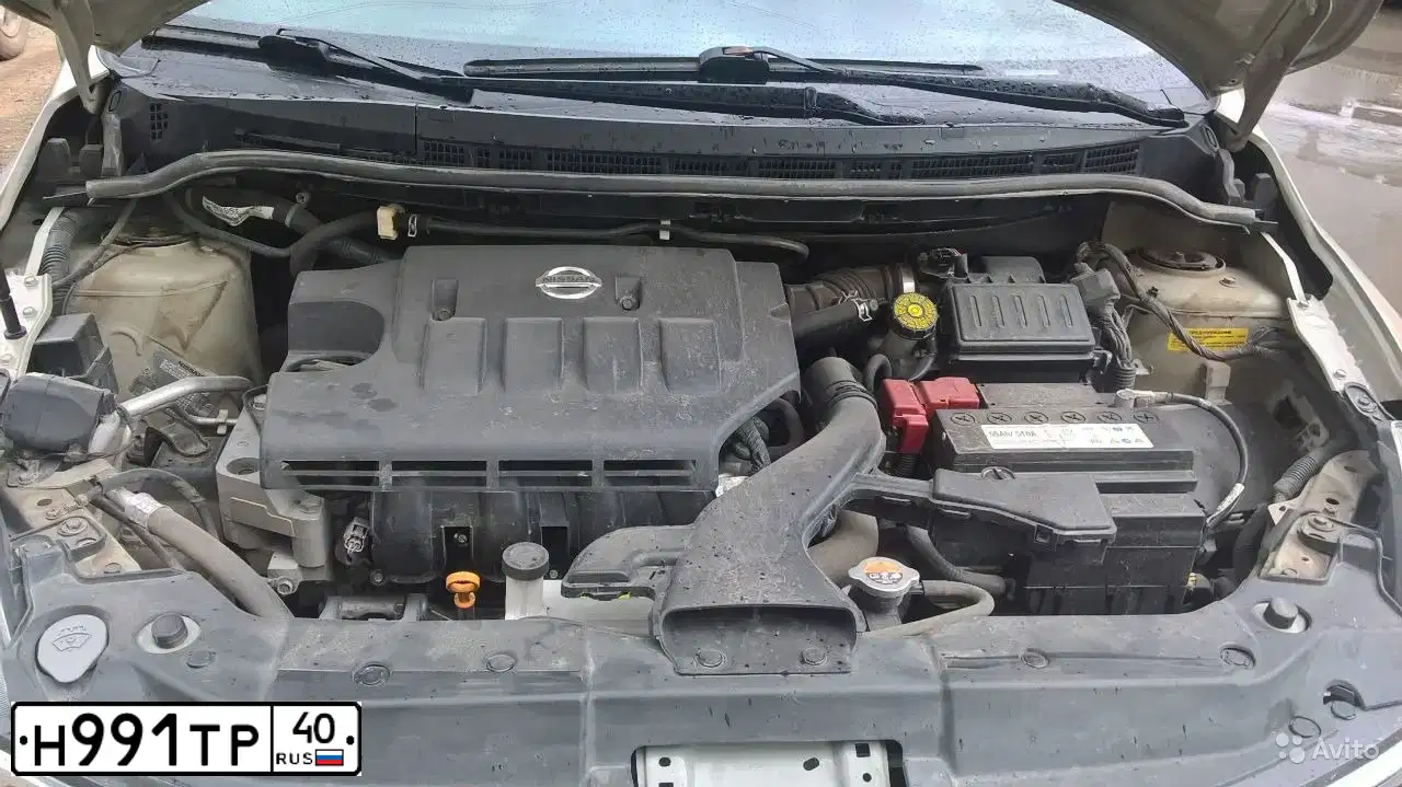 Фото автомобиля NISSAN TIIDA, 2013 — госномер О593УЕ31. Цвет: СВЕТЛО-КОРИЧНЕВЫЙ