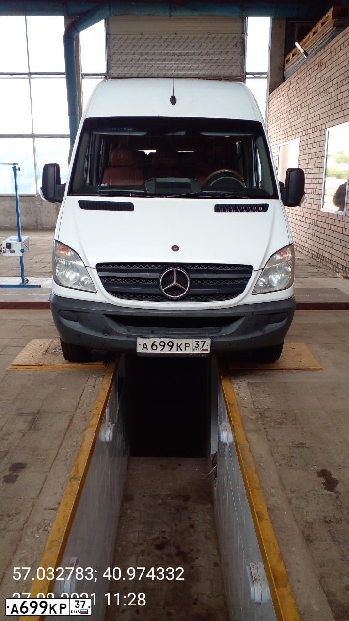 Фото автомобиля MERCEDES SPRINTER, 2013 — госномер А699КР37. Цвет: БЕЛЫЙ