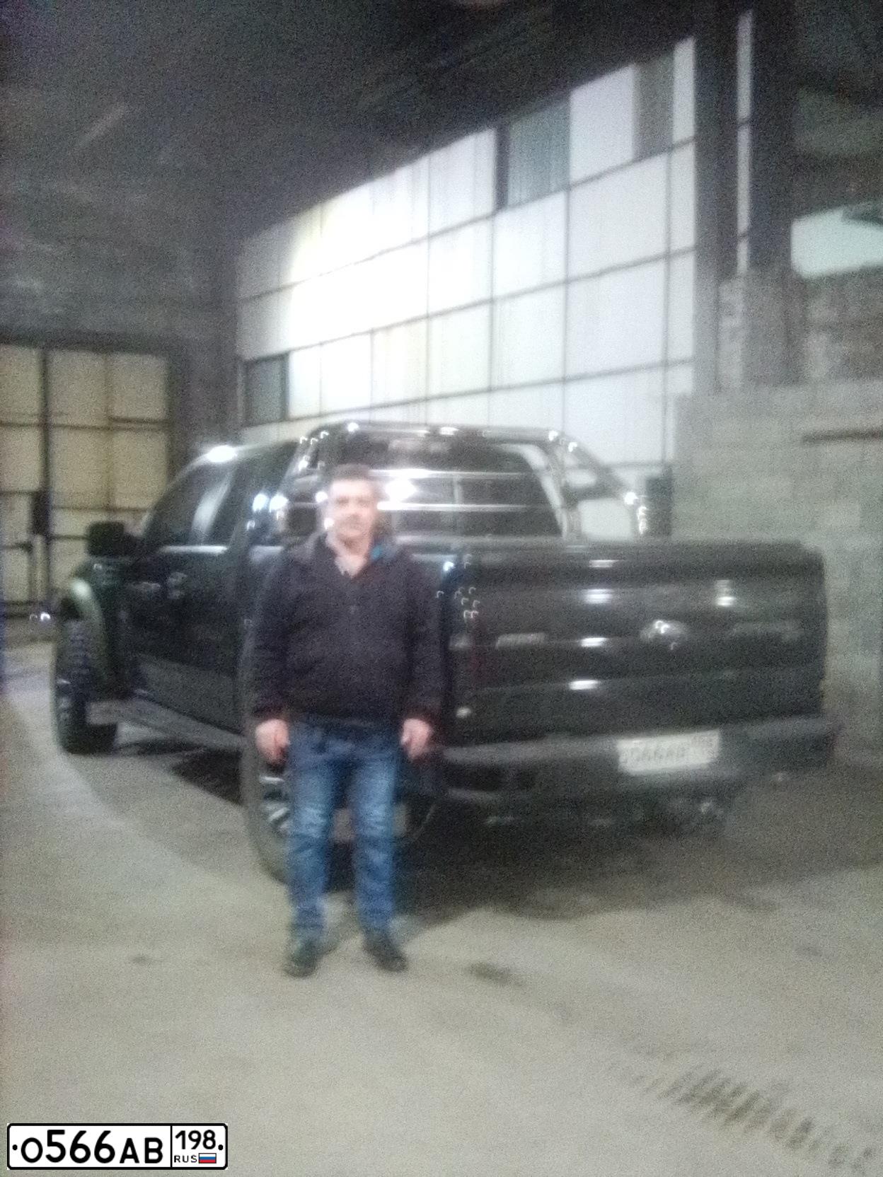 Фото автомобиля FORD F-SERIE, 2012 — госномер О566АВ198. Цвет: ЧЕРНЫЙ