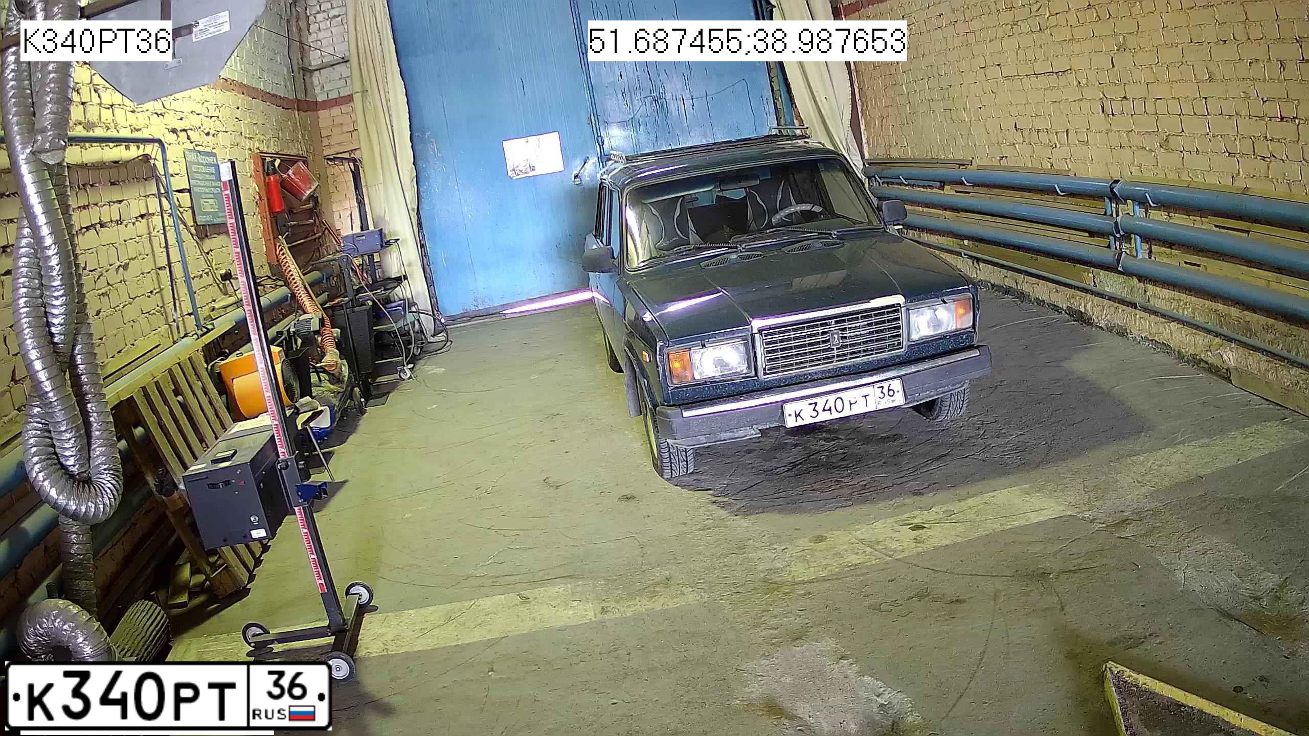 Фото автомобиля LADA 2107, 2007 — госномер Х374НМ36. Цвет: ТЕМНО-ЗЕЛЕНЫЙ