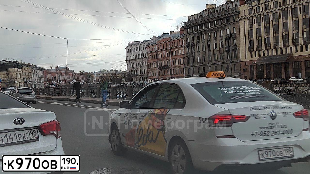 Фото автомобиля FORD FOCUS, 2006 — госномер К583ЕТ182. Цвет: голубой