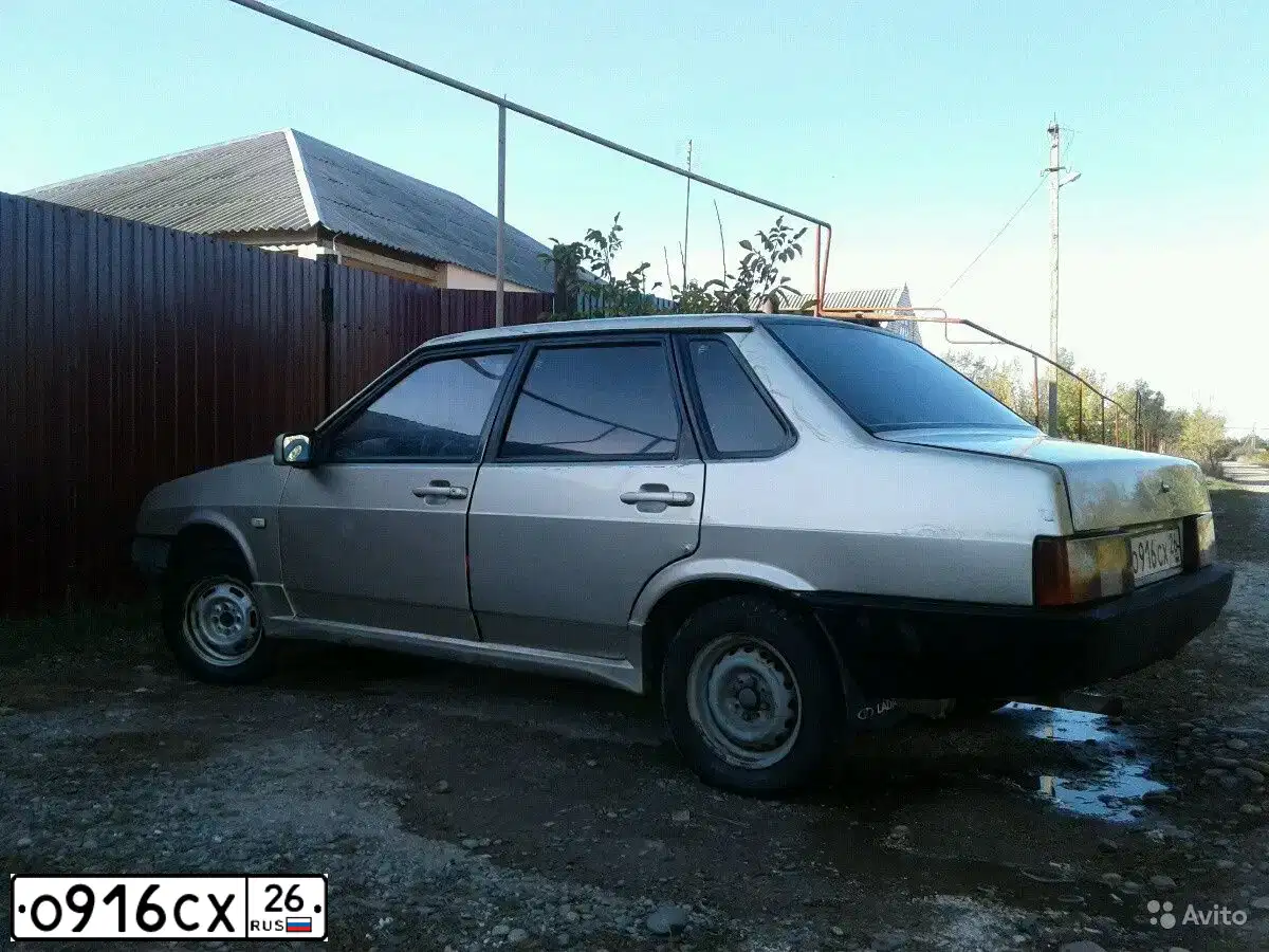 Фото автомобиля LADA 2109 SAMARA, 1999 — госномер О916СХ26. Цвет: Серебристо-золотой