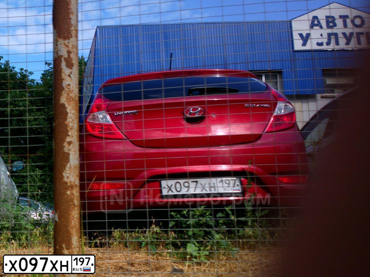 Фото автомобиля HYUNDAI SOLARIS, 2012 — госномер Н142УВ797. Цвет: КРАСНЫЙ ГРАНАТ