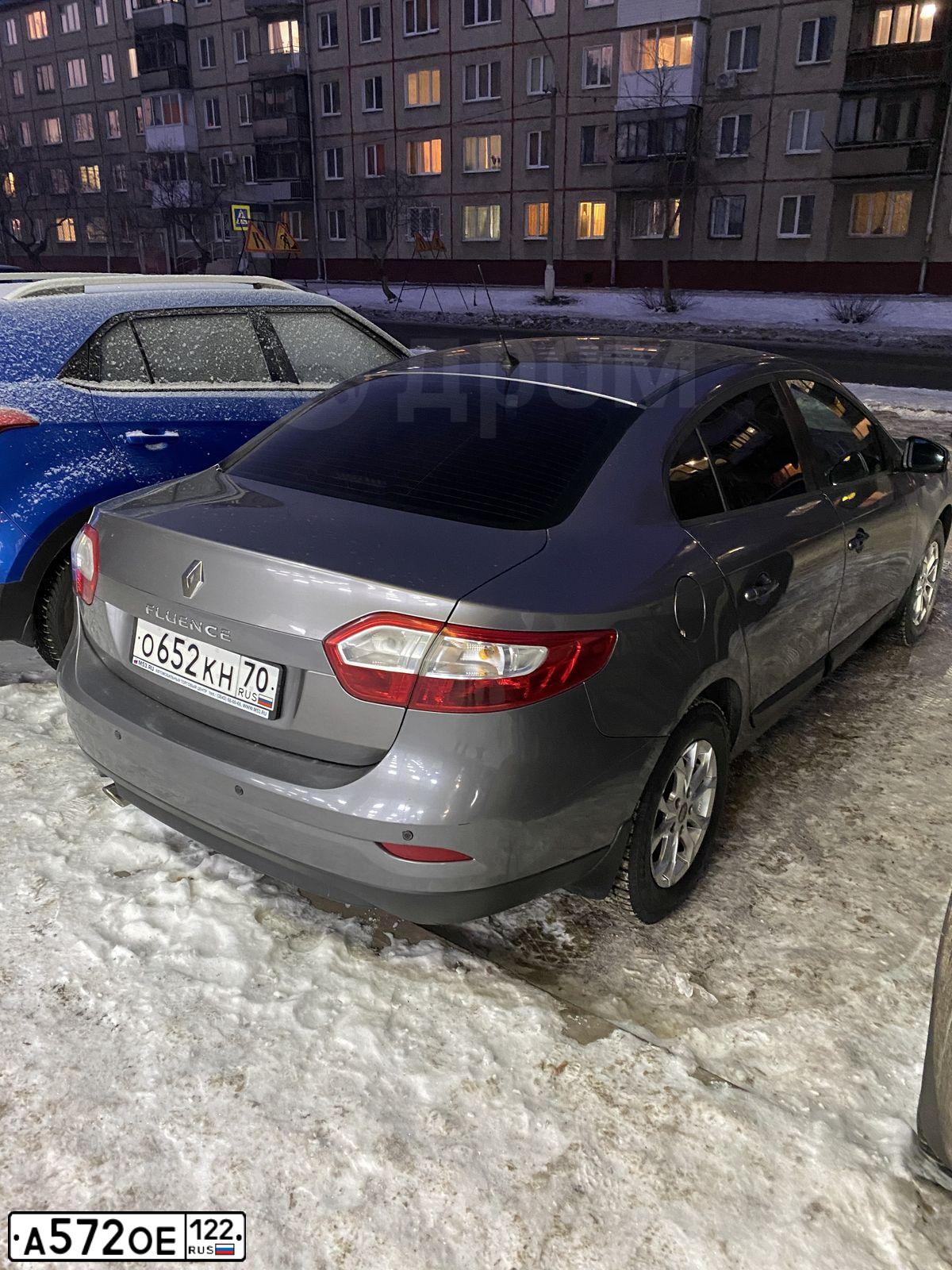 Фото автомобиля RENAULT FLUENCE, 2010 — госномер А572ОЕ122. Цвет: ТЕМНО-СЕРЫЙ
