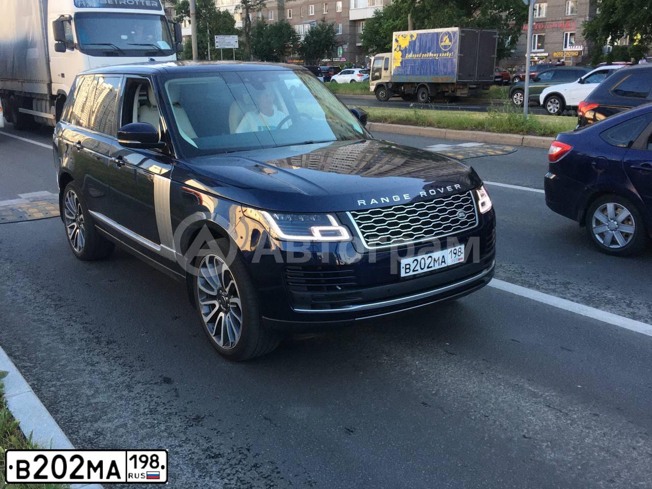 Фото автомобиля LANDROVER RANGE ROVER, 2018 — госномер В202МА198. Цвет: Темно-синий