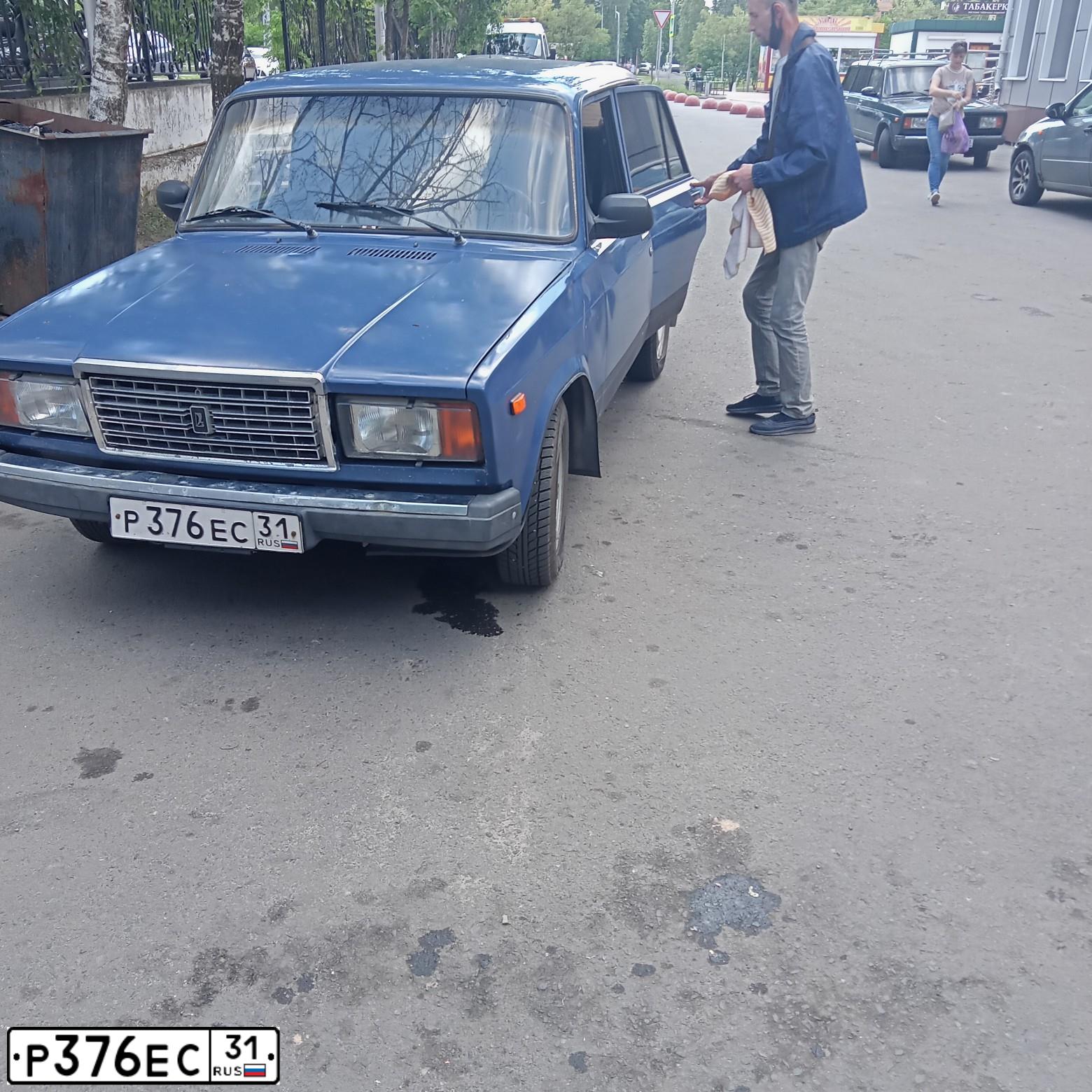 Фото автомобиля LADA 2107, 2006 — госномер Е614МУ31. Цвет: СИНИЙ