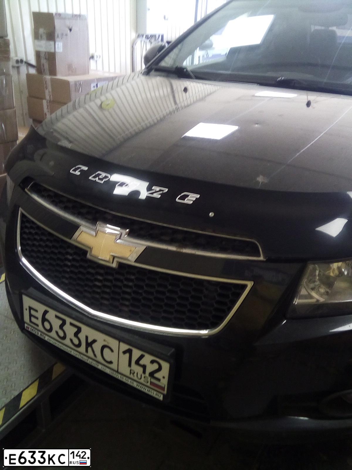 Фото автомобиля CHEVROLET CRUZE, 2010 — госномер В825ОВ142. Цвет: ЧЕРНЫЙ