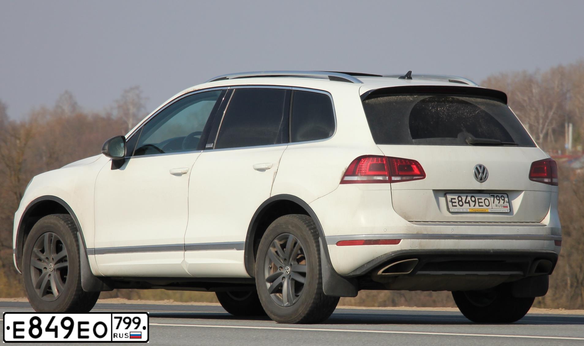 Фото автомобиля VOLKSWAGEN TOUAREG, 2018 — госномер Е849ЕО799