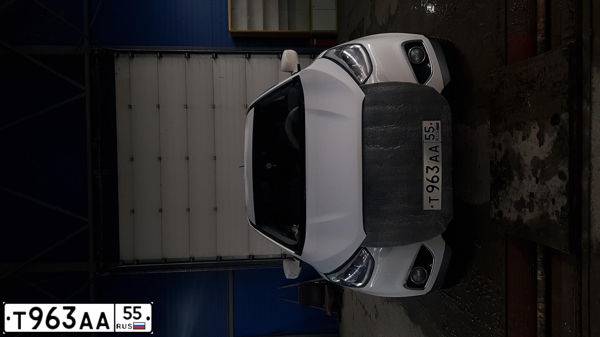 Фото автомобиля GEELY MK CROSS, 2013 — госномер Т983АА55. Цвет: Белый
