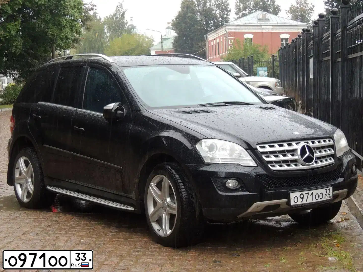 Фото автомобиля MERCEDES M-KLASSE, 2009 — госномер А070ТХ178. Цвет: ЧЕРНЫЙ