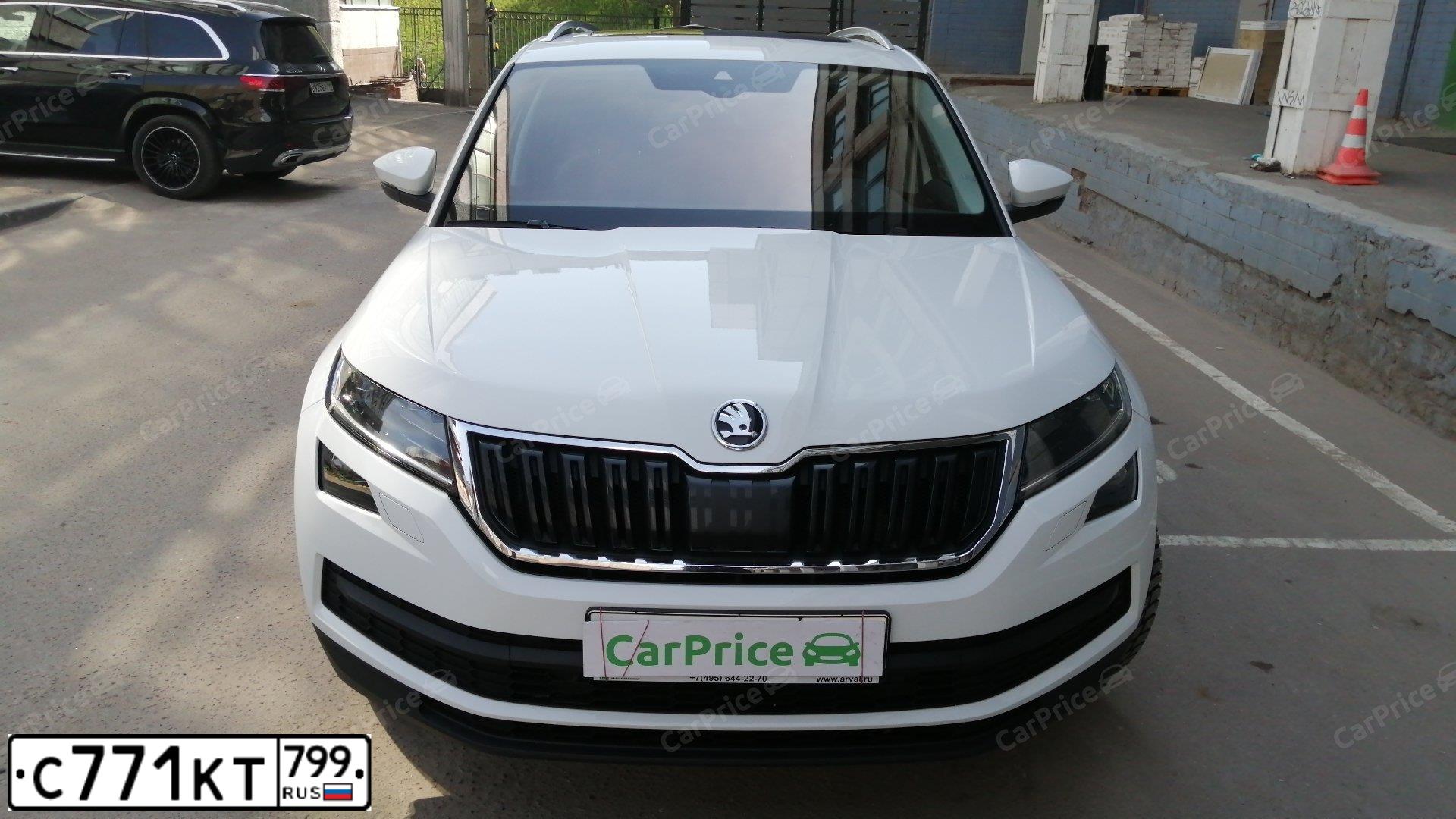 Фото автомобиля SKODA KODIAQ, 2018 — госномер К738СА790. Цвет: Белый