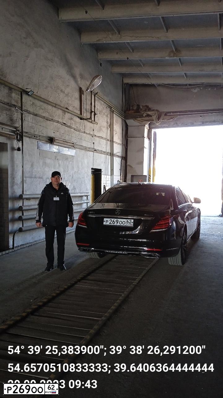 Фото автомобиля LEXUS S LS, 2010 — госномер Р359ОО62. Цвет: ЧЕРНЫЙ