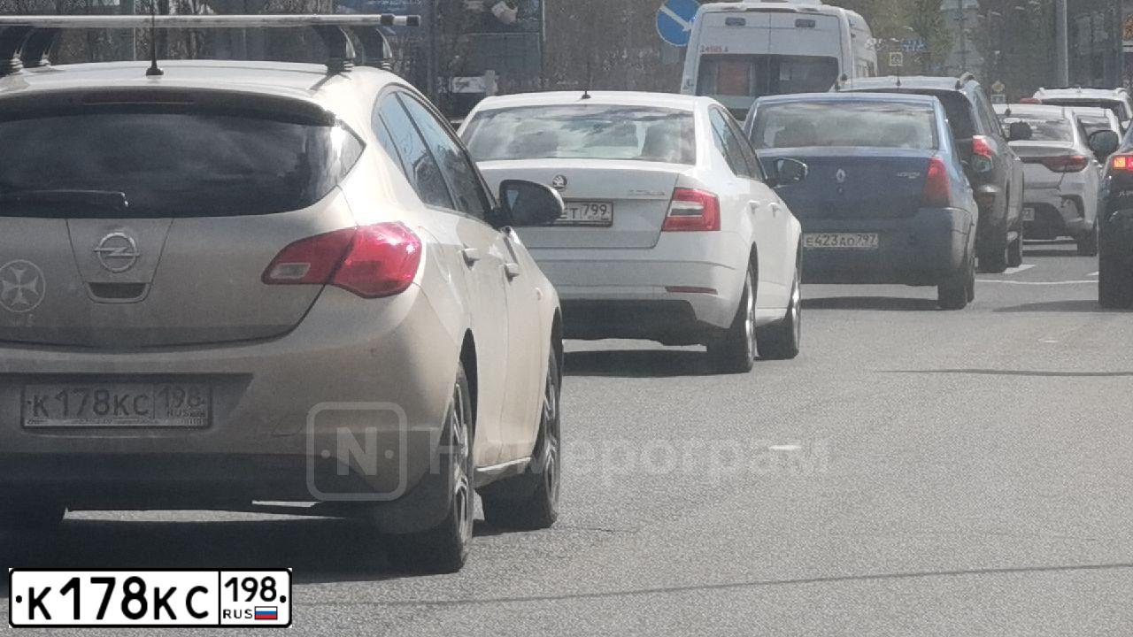 Фото автомобиля OPEL ASTRA, 2012 — госномер У948МВ31. Цвет: БЕЖЕВЫЙ МЕТАЛЛИК
