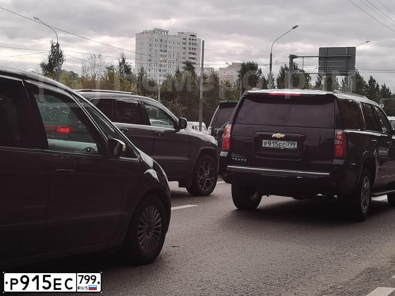 Фото автомобиля CHEVROLET TAHOE, 2017 — госномер Р915ЕС799. Цвет: ЧЕРНЫЙ