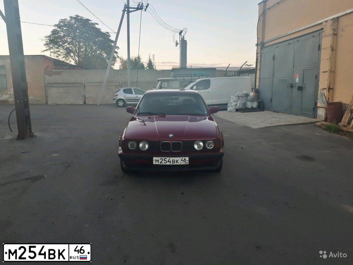 Фото автомобиля BMW SERIE 5, 1992 — госномер В827КМ136. Цвет: ВИШНЕВЫЙ