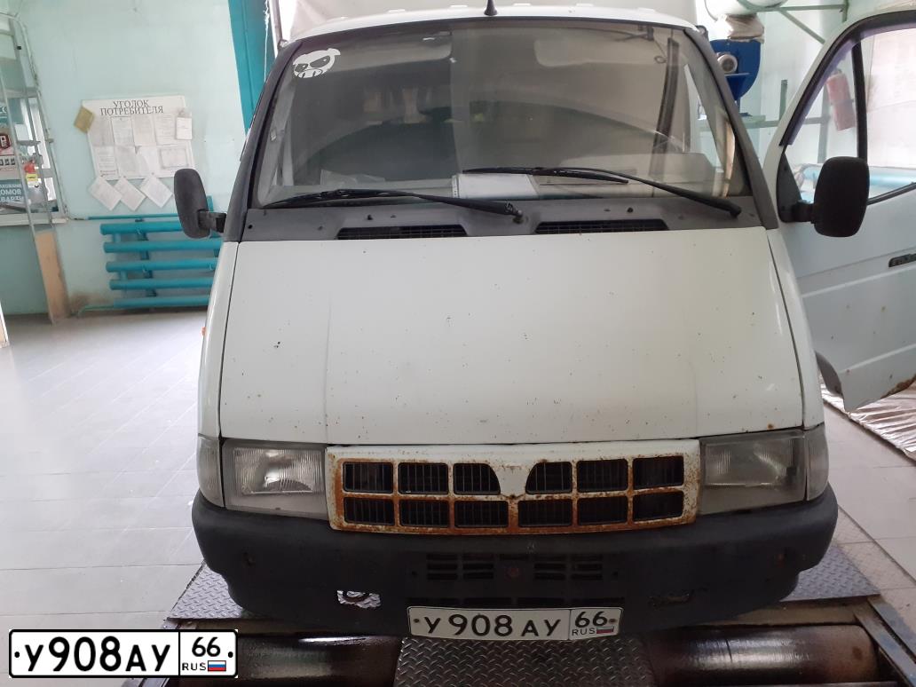 Фото автомобиля GAZ Z 3302 GAZEL, 2001 — госномер У908АУ66. Цвет: БЕЛЫЙ