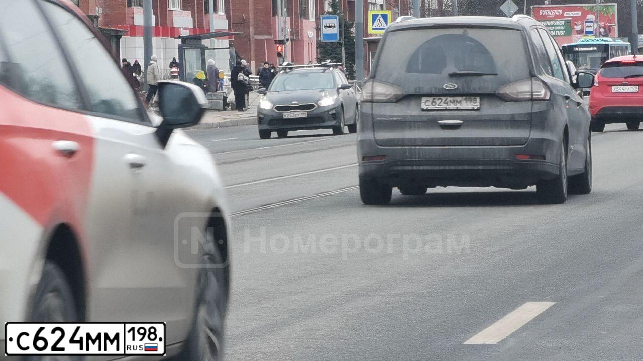 Фото автомобиля FORD GALAXY, 2016 — госномер О814ХТ198. Цвет: СЕРЫЙ