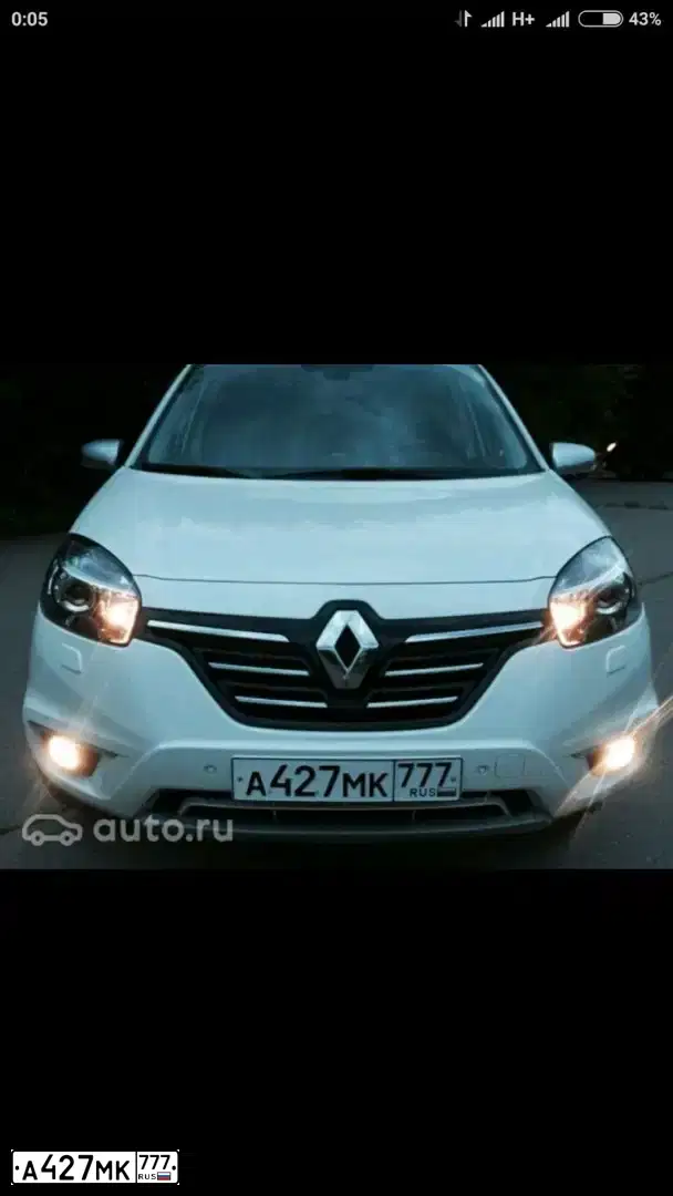 Фото автомобиля RENAULT KOLEOS, 2014 — госномер Т805УЕ178. Цвет: БЕЛЫЙ