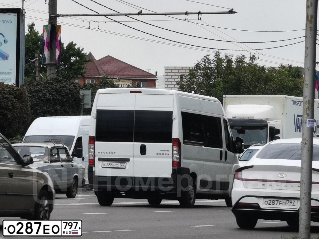 Фото автомобиля LADA 2112 LADA, 2005 — госномер Р460РН76. Цвет: СРЕДНИЙ СЕРО-ЗЕЛЕНЫЙ МЕТ.