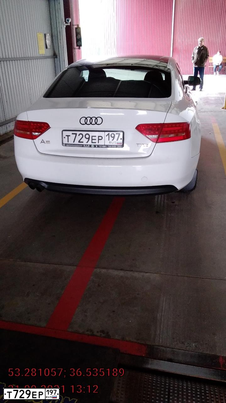 Фото автомобиля AUDI A5, 2010 — госномер Т729ЕР197. Цвет: БЕЛЫЙ