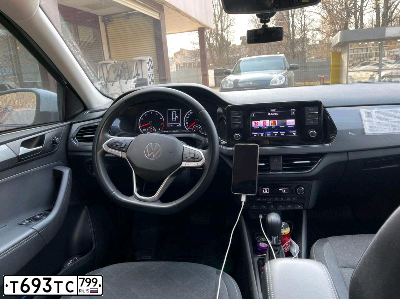 Фото автомобиля VOLKSWAGEN POLO, 2020 — госномер Р172ВХ181. Цвет: БЕЛЫЙ-ЖЕЛТЫЙ-СЕРЫЙ