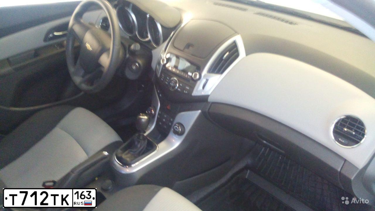 Фото автомобиля CHEVROLET CRUZE, 2013 — госномер Х073ЕЕ136. Цвет: Белый