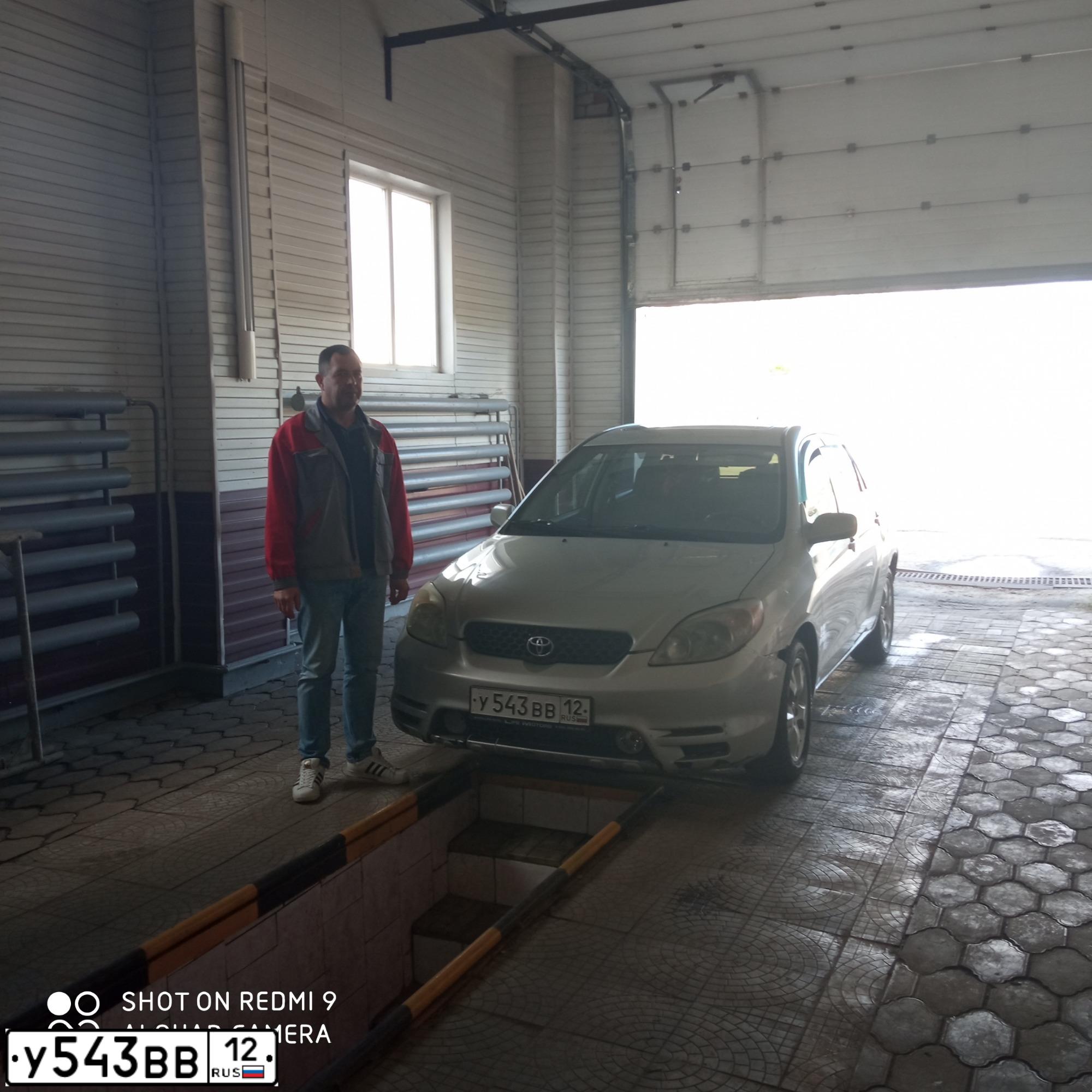 Фото автомобиля TOYOTA MATRIX, 2003 — госномер М828ОА45. Цвет: Серебристый