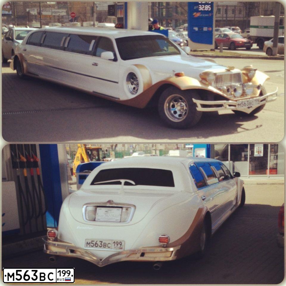 Фото автомобиля LINCOLN TOWN CAR, 1999 — госномер Р673РС159. Цвет: Белый