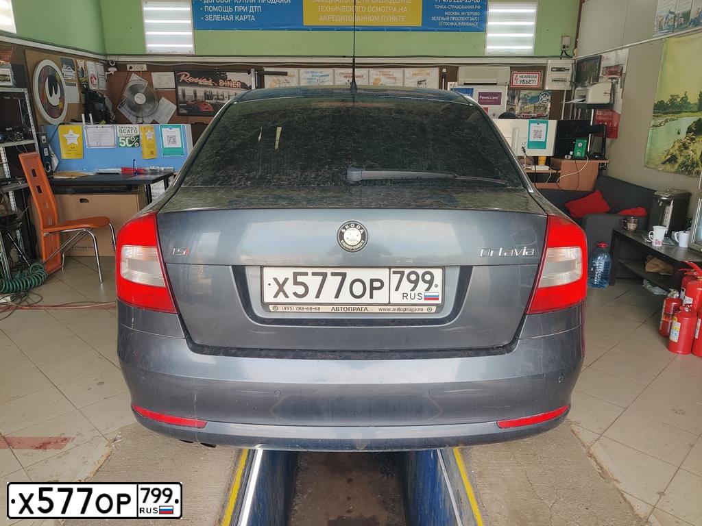 Фото автомобиля SKODA OCTAVIA, 2010 — госномер Х577ОР799. Цвет: СЕРЫЙ ТЕМНЫЙ