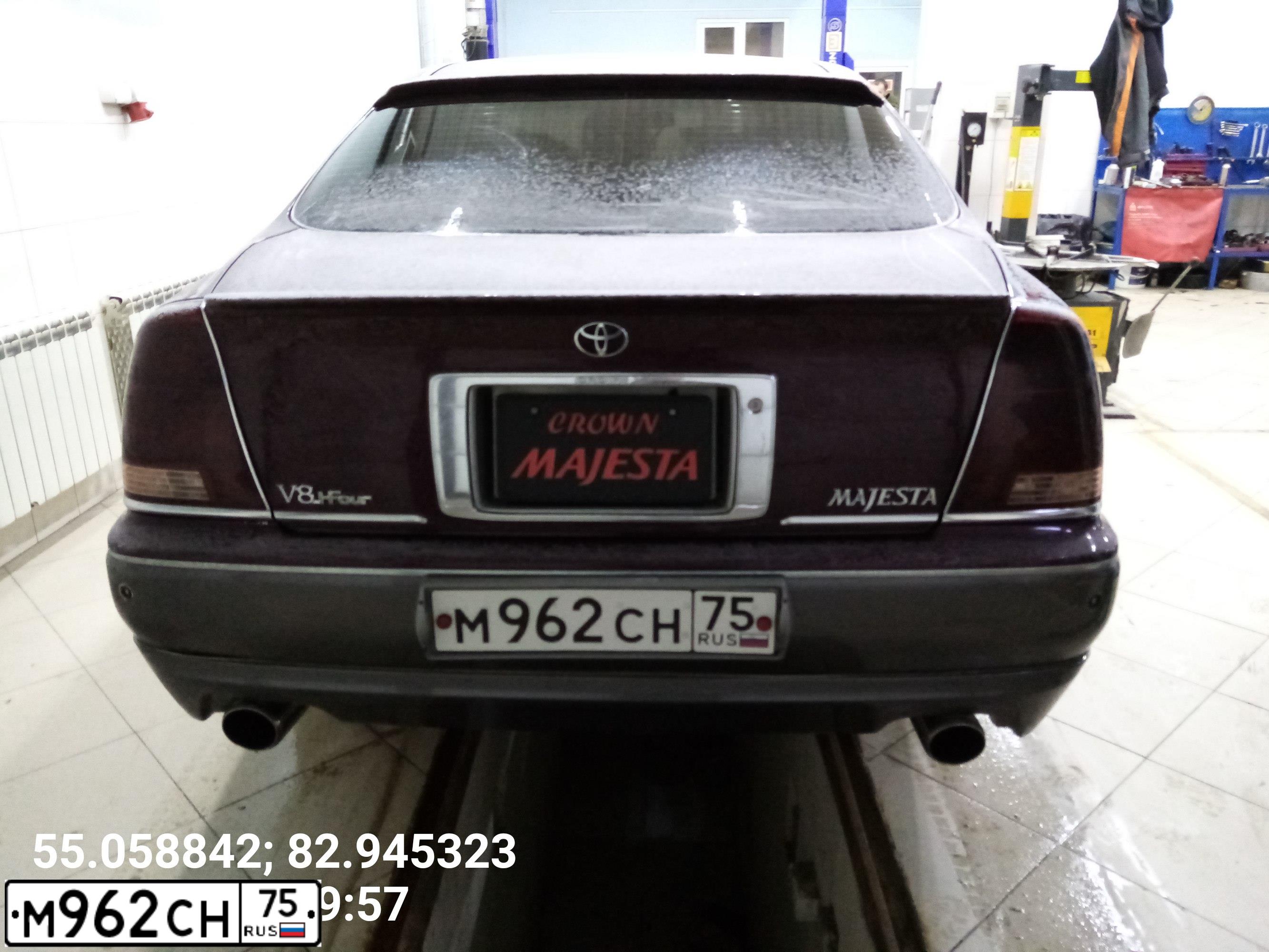Фото автомобиля TOYOTA CROWN MAJESTA, 1987 — госномер У098НР138