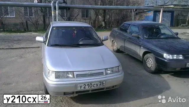Фото автомобиля LADA 2110, 2002 — госномер У210СХ26. Цвет: СВЕТЛО-СЕРЕБРИСТЫЙ МЕТАЛЛ
