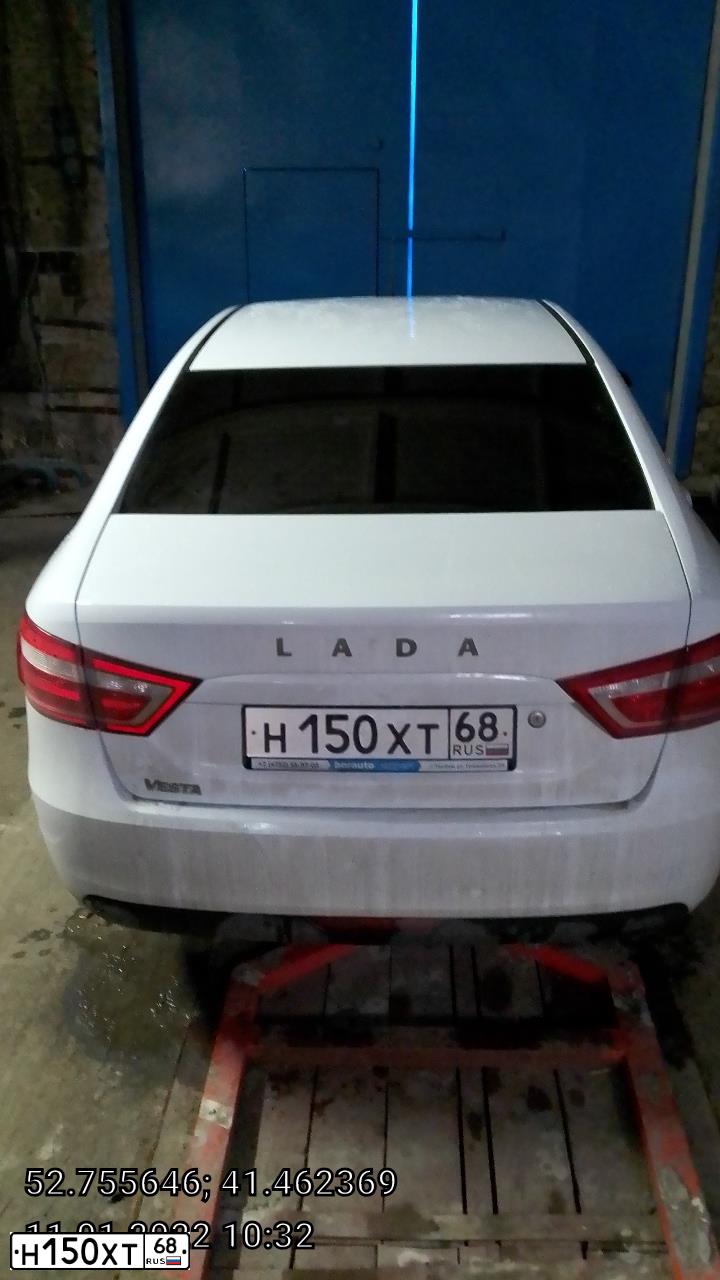 Фото автомобиля LADA VESTA, 2016 — госномер Н150ХТ68. Цвет: Белый