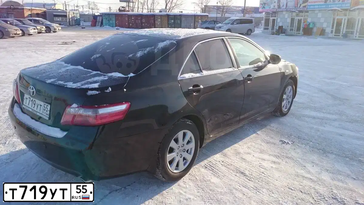 Фото автомобиля TOYOTA CAMRY, 2008 — госномер Т719УТ55. Цвет: ЧЕРНЫЙ