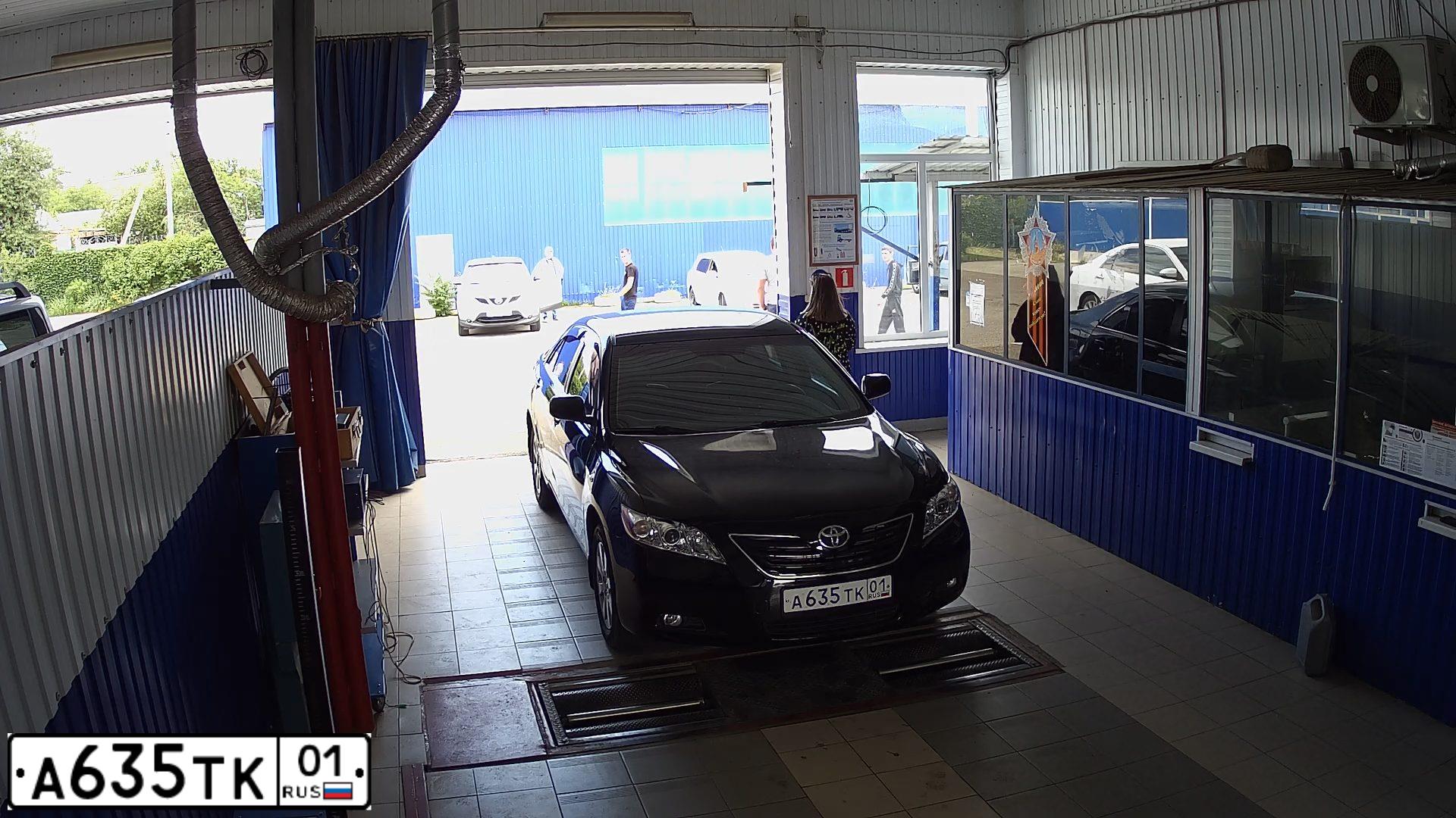 Фото автомобиля TOYOTA CAMRY, 2006 — госномер Т040СС01. Цвет: ЧЕРНЫЙ