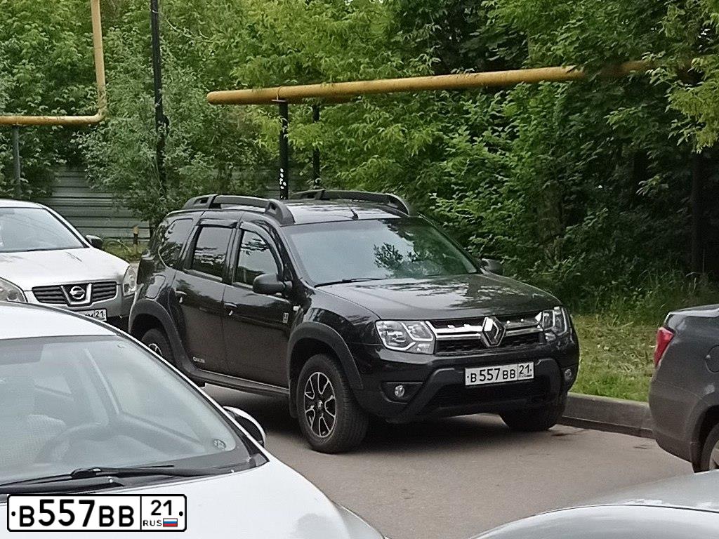 Фото автомобиля RENAULT DUSTER, 2017 — госномер В557ВВ21. Цвет: ЧЕРНЫЙ