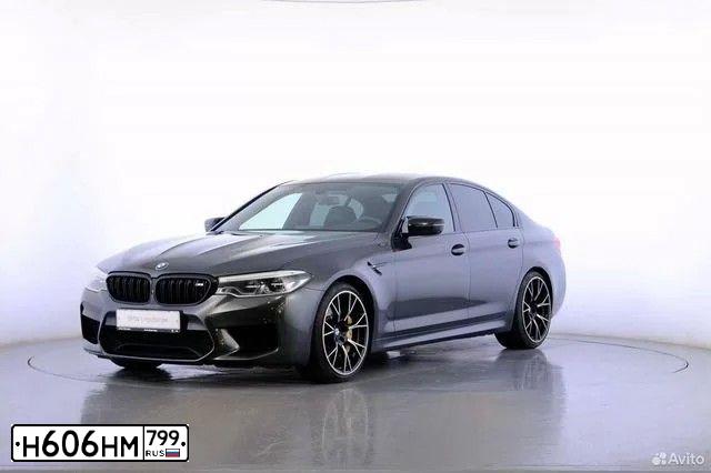 Фото автомобиля BMW M5, 2019 — госномер Х244ОХ797. Цвет: ФИОЛЕТОВЫЙ