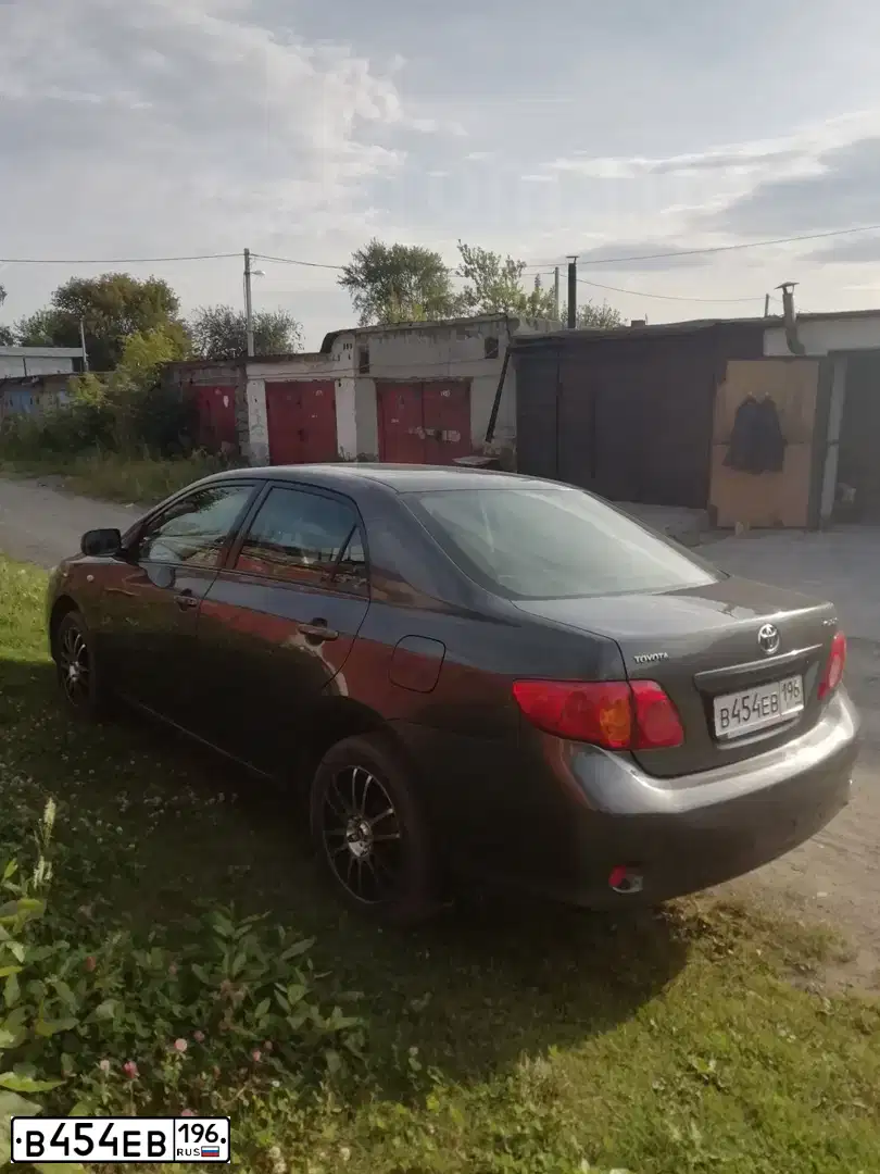 Фото автомобиля TOYOTA COROLLA, 2008 — госномер В454ЕВ196. Цвет: СЕРЫЙ