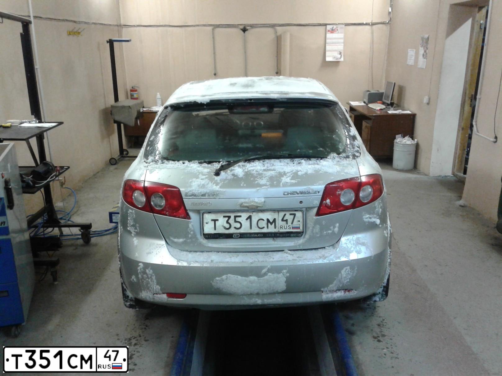Фото автомобиля ШЕВРОЛЕ КЛАН (J200/CHEVROLET LACETTI), 2010 — госномер А556УМ51. Цвет: СЕРЕБРИСТЫЙ