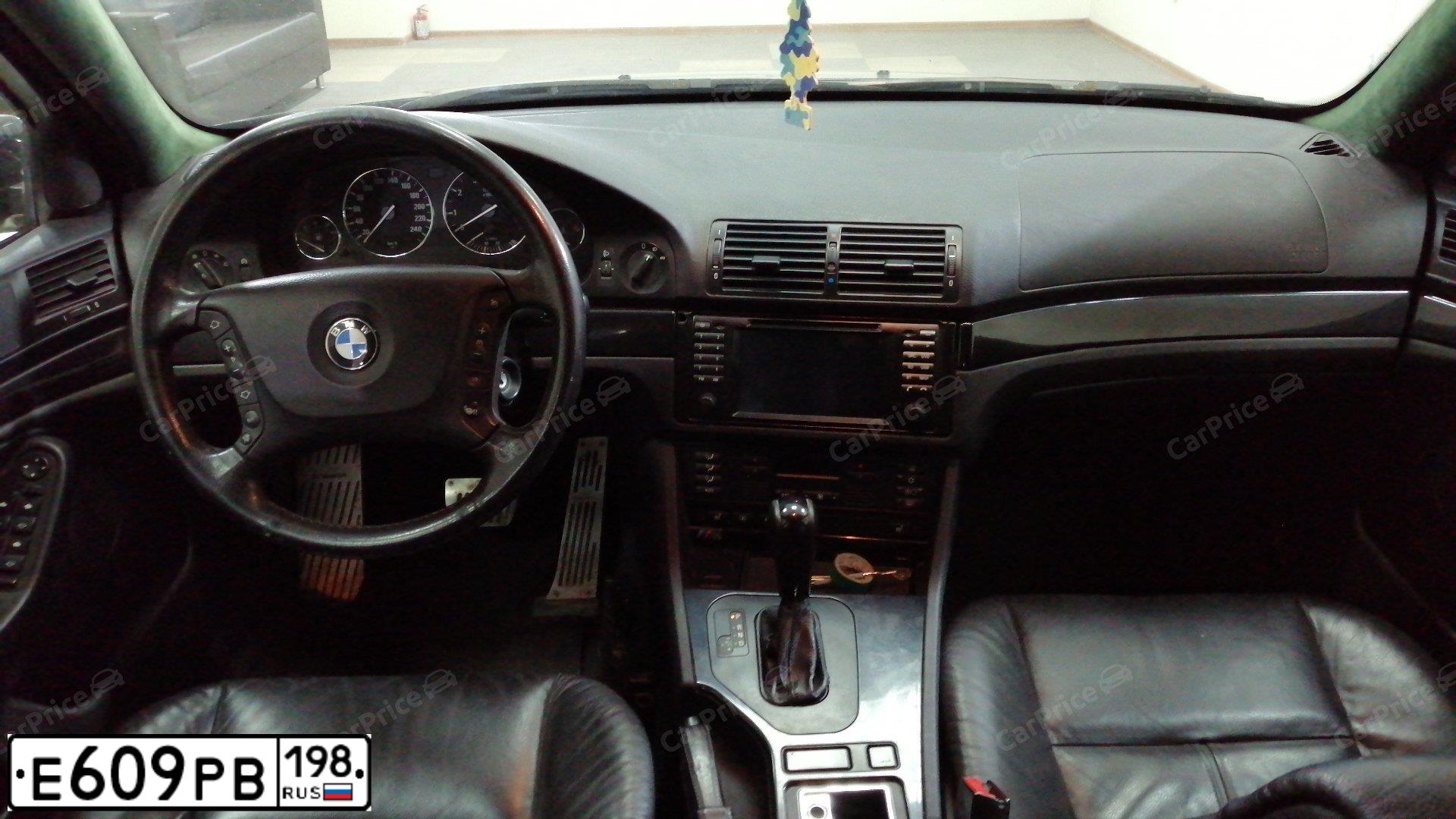 Фото автомобиля BMW SERIE 5, 2002 — госномер Е555ЕН198. Цвет: ЧЕРНЫЙ