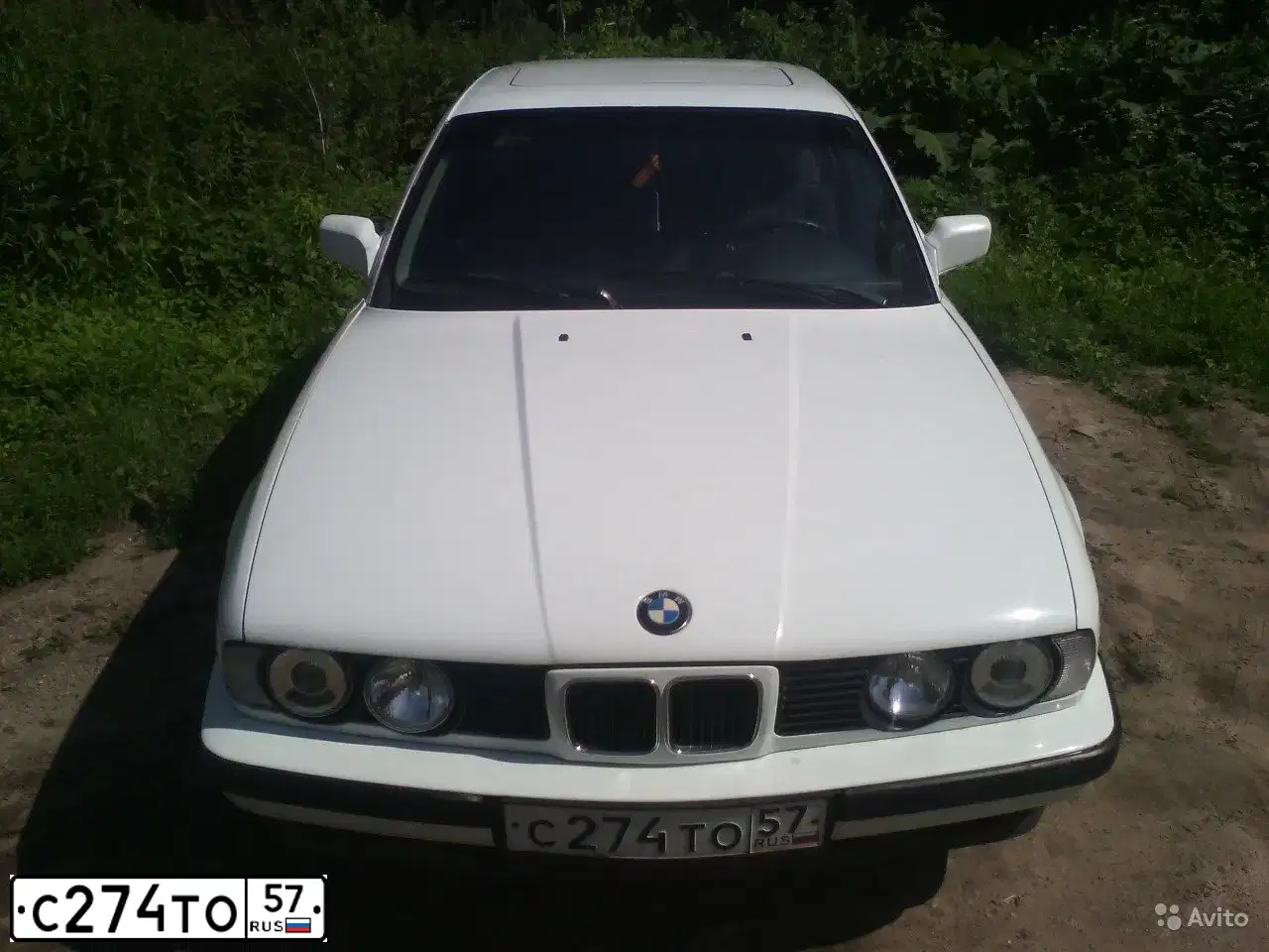 Фото автомобиля BMW SERIE 5, 1990 — госномер Т947КА136. Цвет: Белый